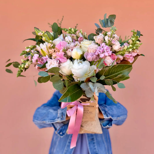 Neutrals Minimalist Bouquet