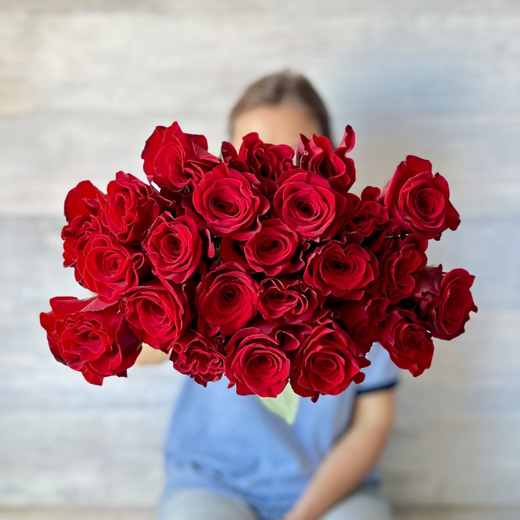 A red rose bouquet delivery in Barcelona