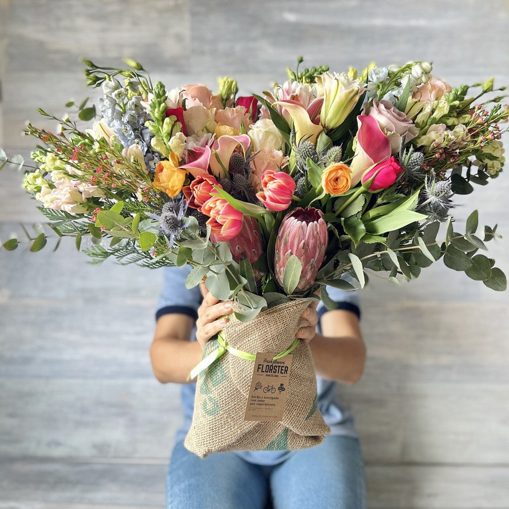 The biggest bouquet from Florster with 50 stems.